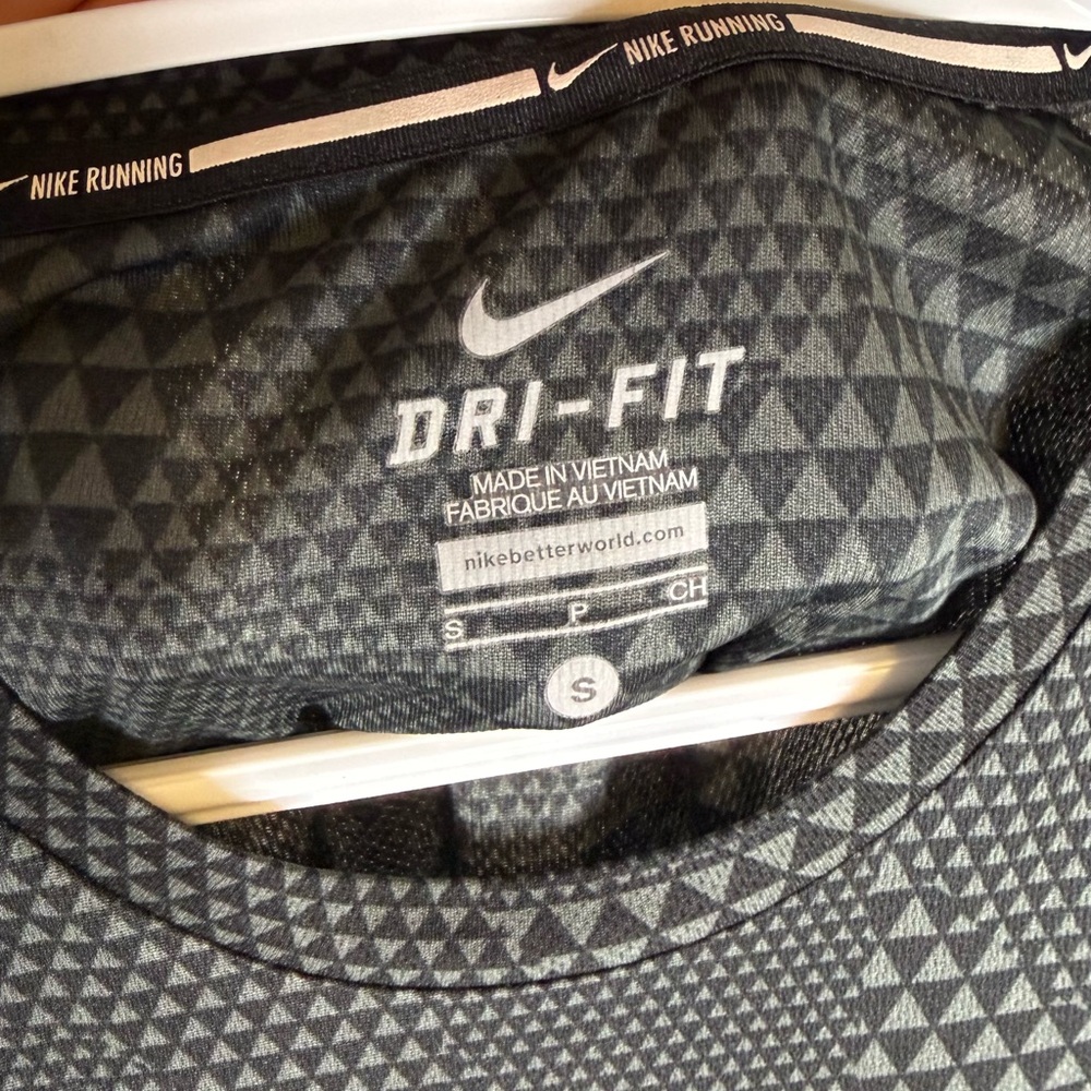 Nike Gray Patterned Tee - Picture 5 of 7
